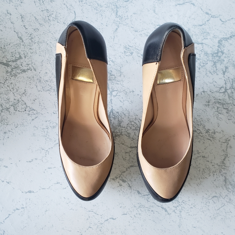 Guess by Marciano Platform Leather Pumps - Picture 2 of 10